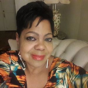 Meet your Posher, Regina